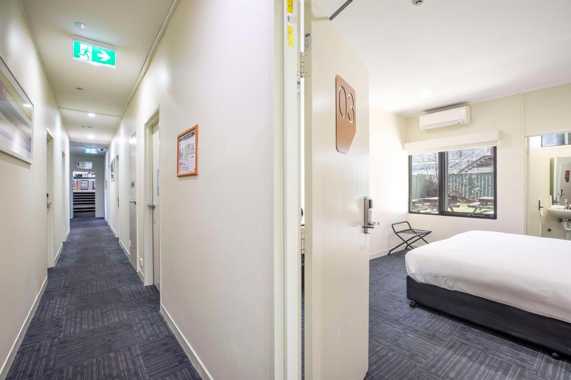 Nightcap At High Flyer Hotel Bankstown Zewnętrze zdjęcie